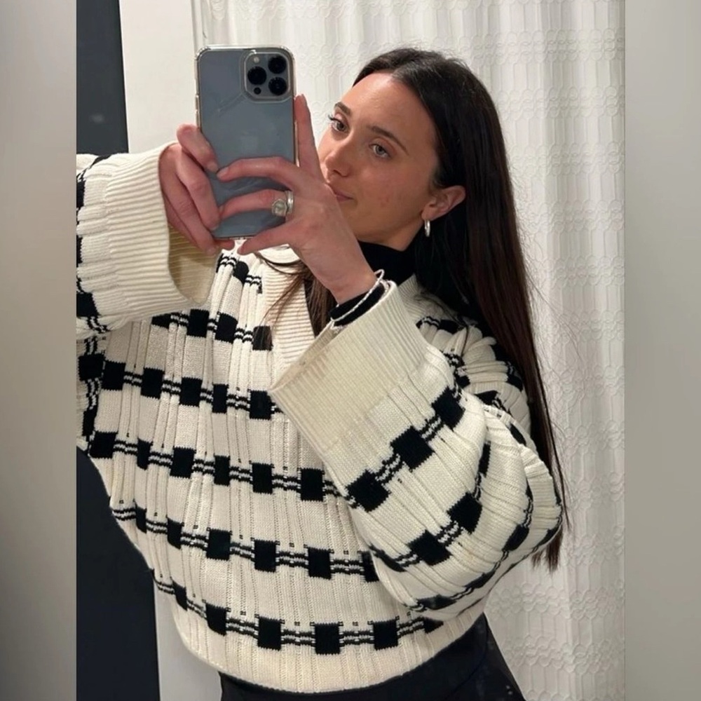 SOLD OUT L'ACADEMIE CHUNKY KNIT V NECK FREE PEOPLE REVOLVE MAJORELLE SEZANE DOEN